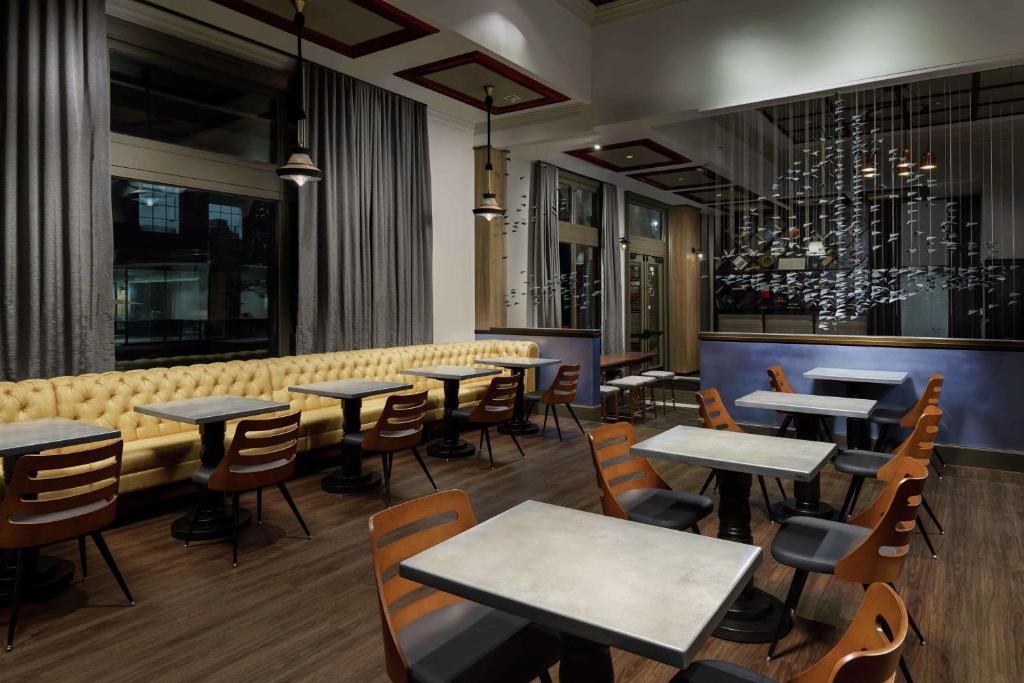 Hilton Garden Inn Annapolis Downtown photo