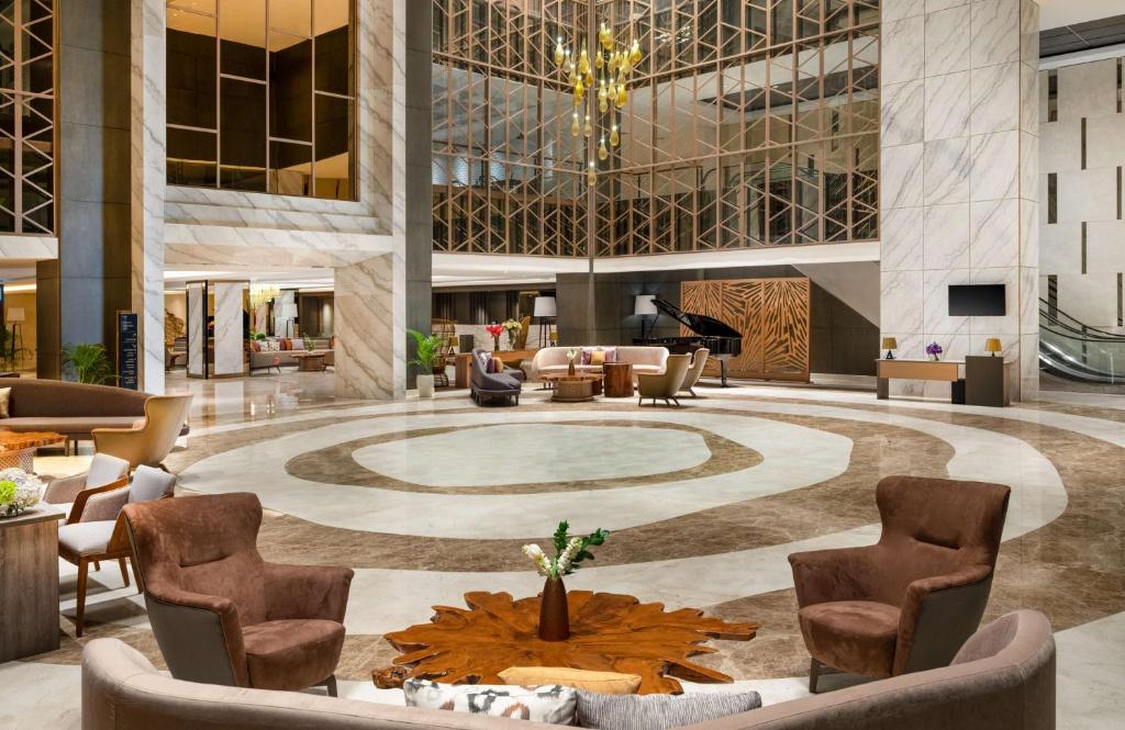 Posezení v ubytování DoubleTree by Hilton Surabaya