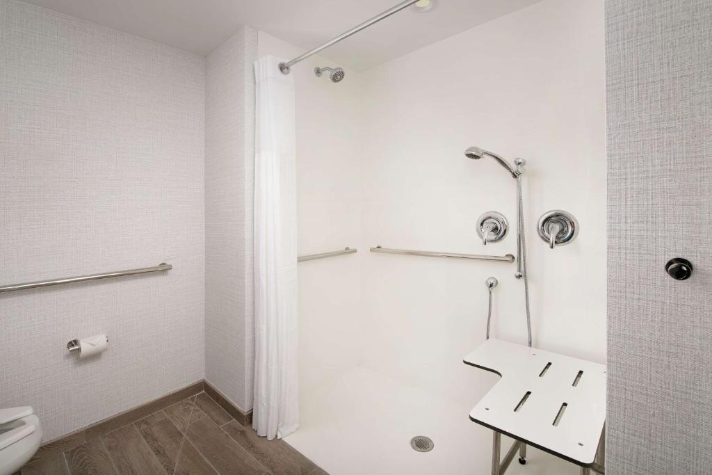 Koupelna v ubytování Hilton Garden Inn Miami Brickell South