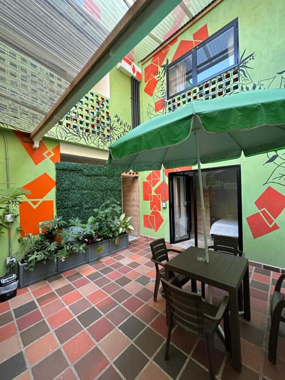TV a/nebo společenská místnost v ubytování CoLinkHouse Hotel