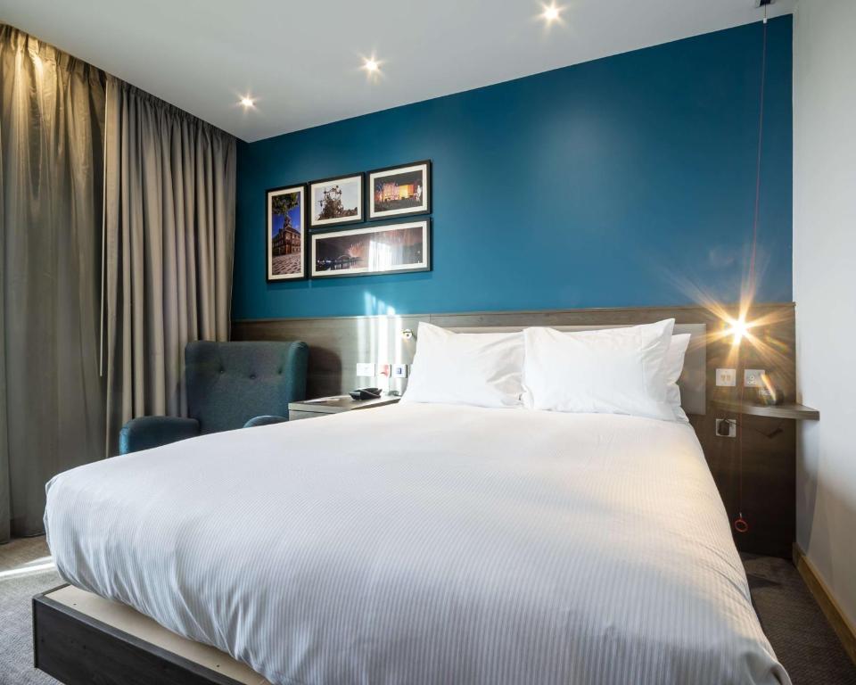 Hampton By Hilton Stockton On Tees - 家庭连接房间
