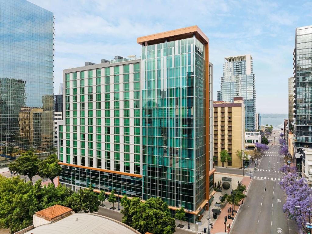 رزرو هتل و هاستل، Carte Hotel San Diego Downtown، Curio Collection By Hilton, رزرو هتل و هتل آپارتمان