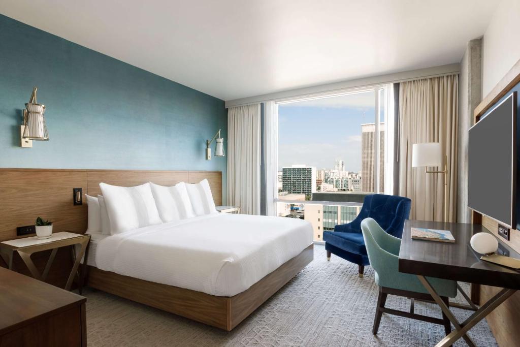 Carte Hotel San Diego Downtown, Curio Collection By Hilton - King Room - Hoher Boden/Mobilität Zugänglich