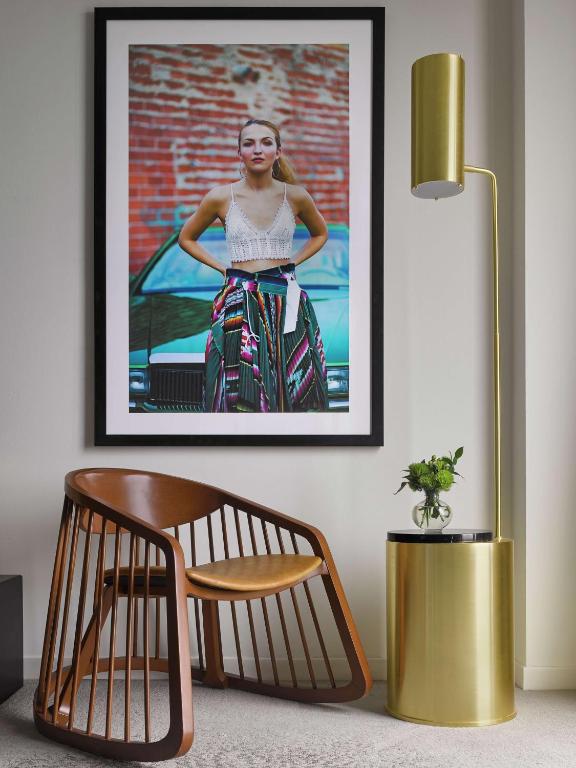 C. Baldwin, Curio Collection by Hilton - Camera Re