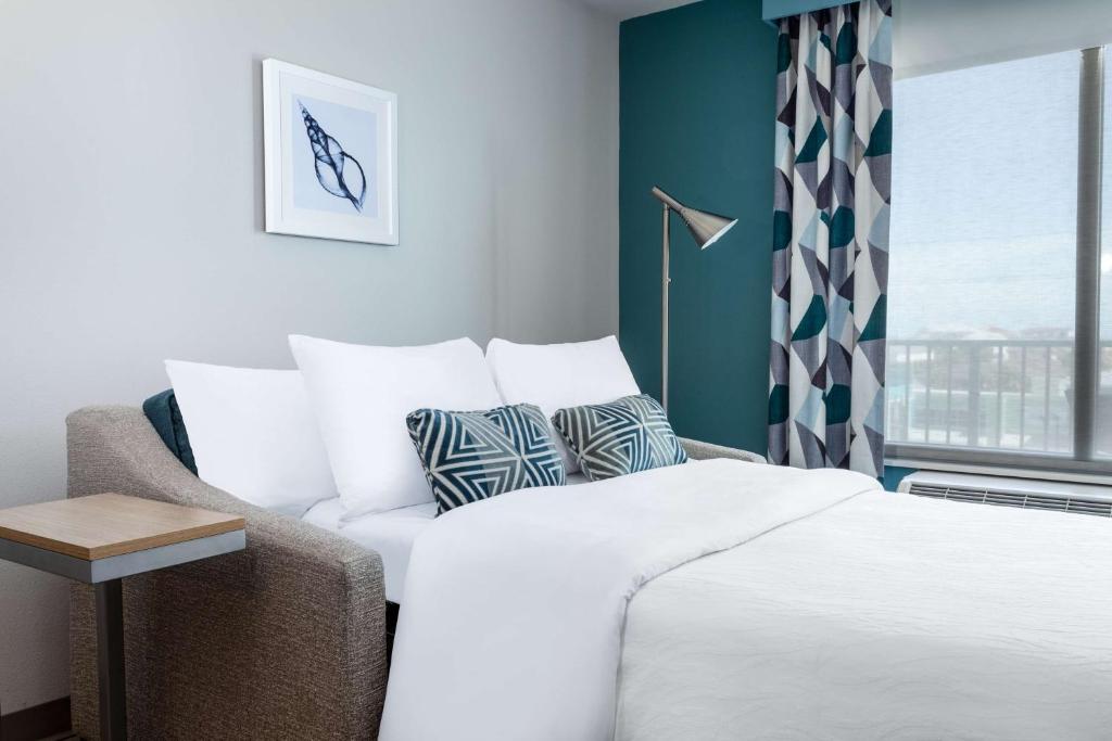 Hilton Garden Inn Destin Miramar Beach, Fl - King Room - Hearing Accessible