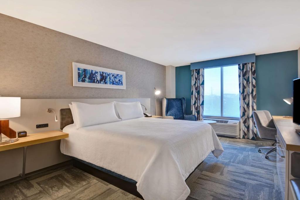 Hilton Garden Inn Destin Miramar Beach, Fl - King Room With Bath Tub - Mobility Accessible