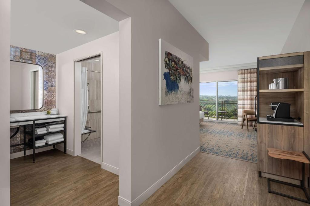 The Cassara Carlsbad, Tapestry Collection By Hilton - 