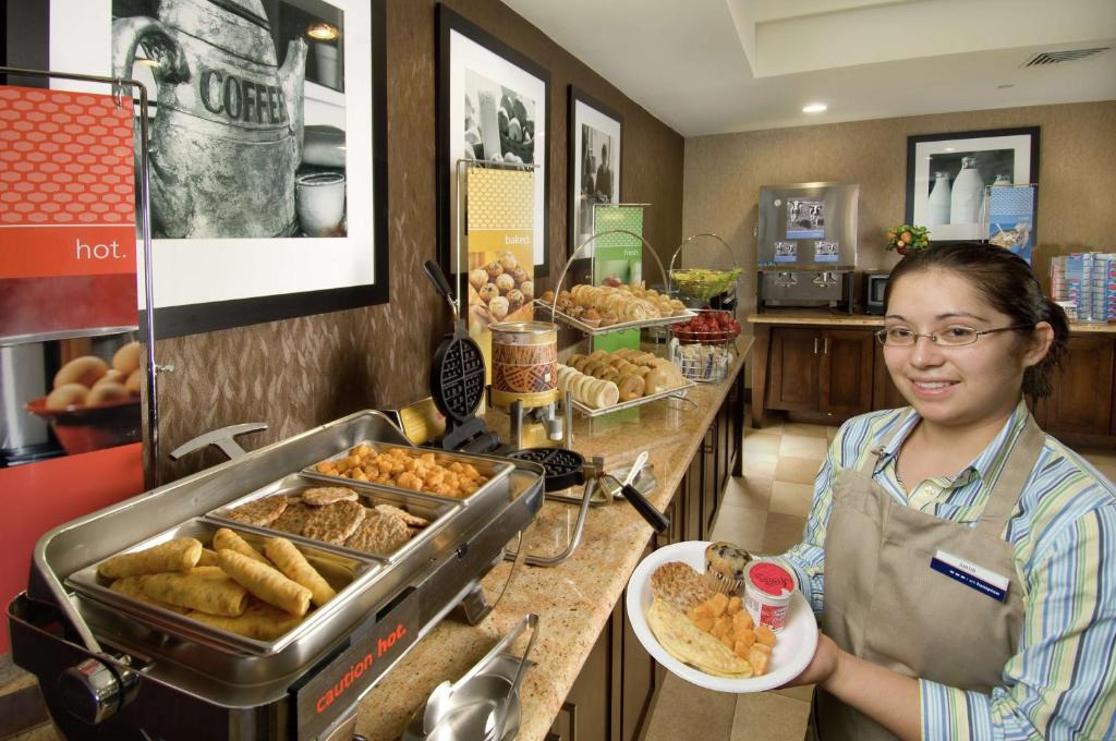 Hampton Inn Waco North photo