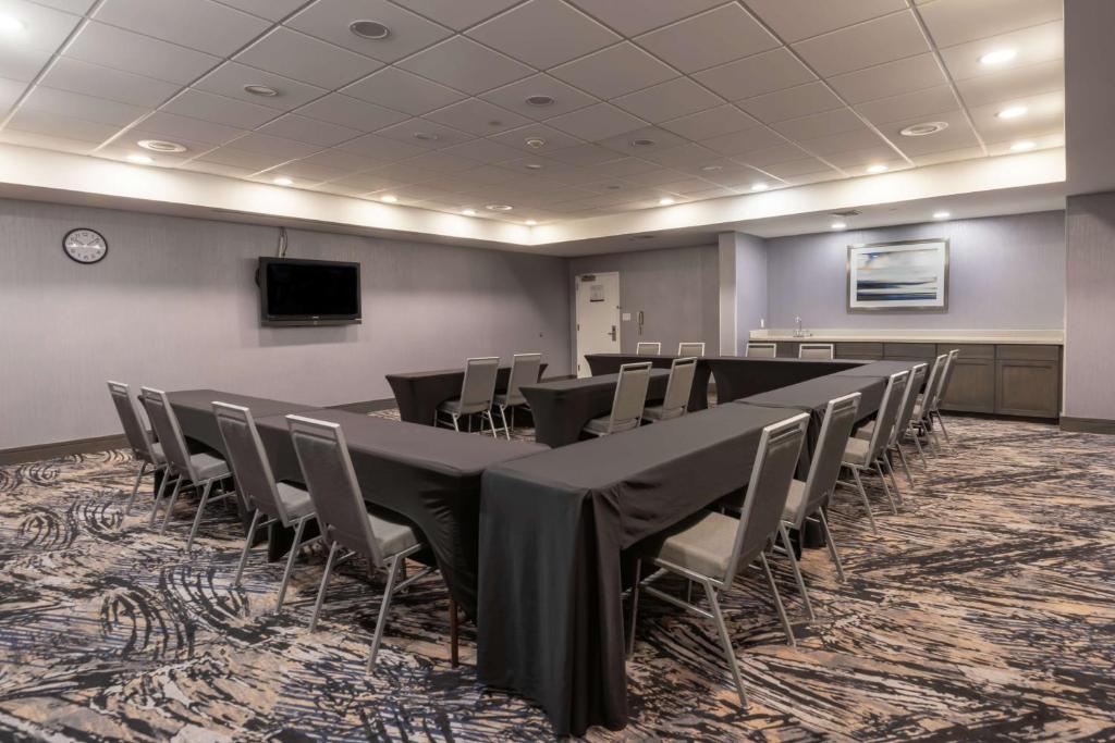 Hampton Inn Waco North photo