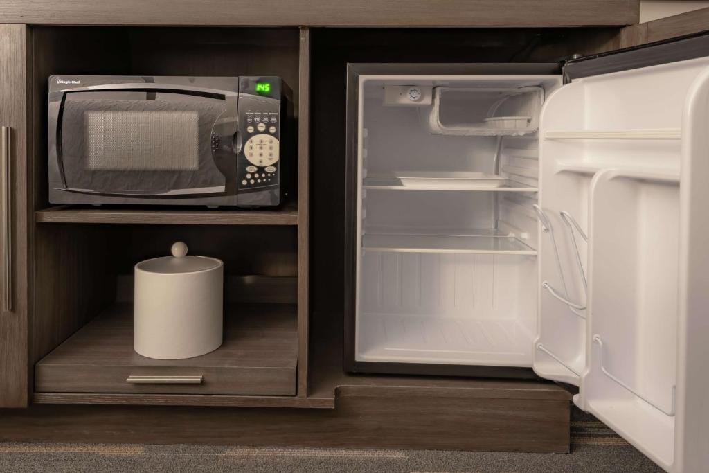 Hotel Room Microwave Refrigerator Cabinet