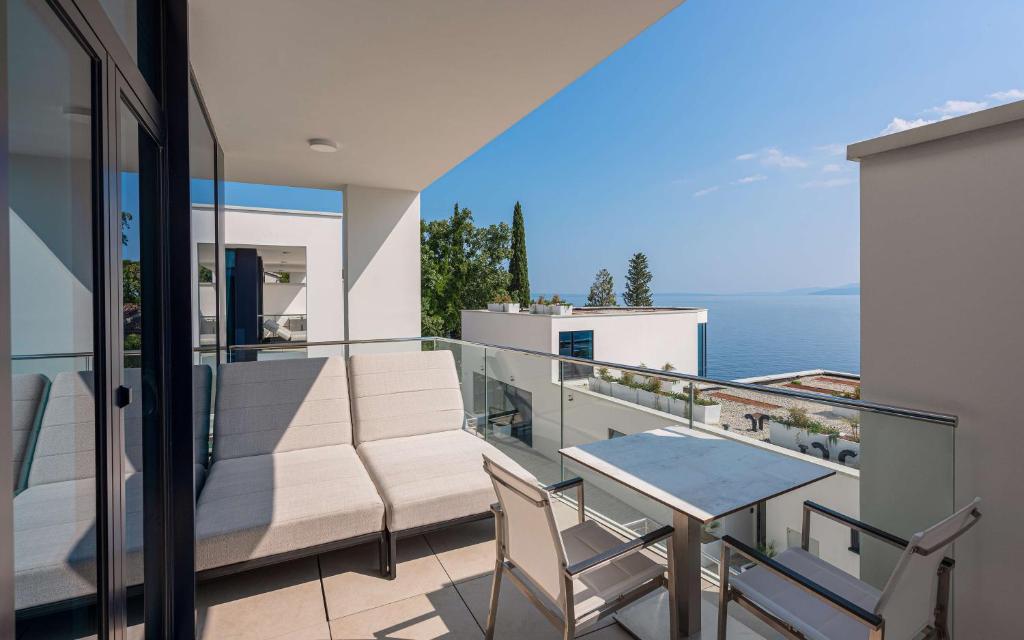 Hilton Rijeka Costabella Beach Resort And Spa - 17