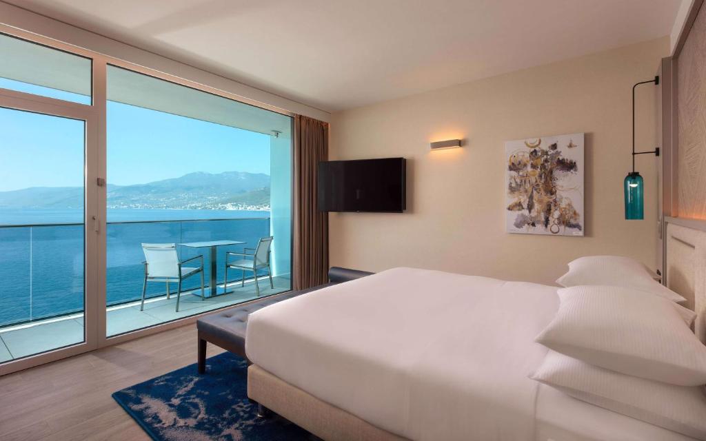 Hilton Rijeka Costabella Beach Resort And Spa - 3