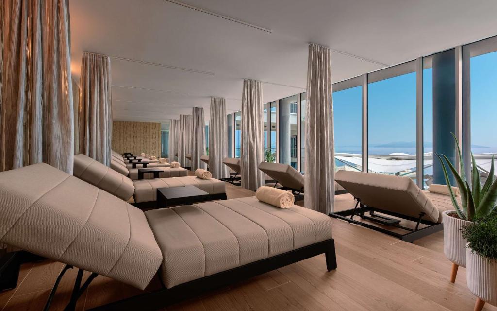 Posedenie v ubytovaní Hilton Rijeka Costabella Beach Resort And Spa