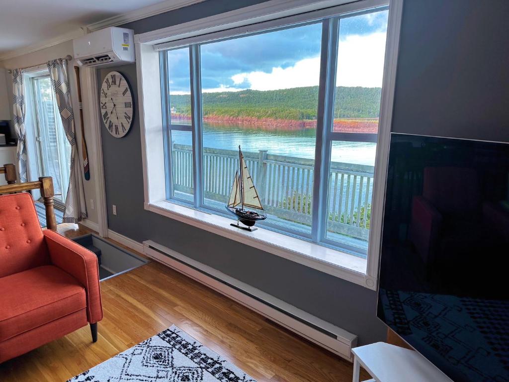 Captain's Suite The Homestead Oceanfront, Normans Cove (updated