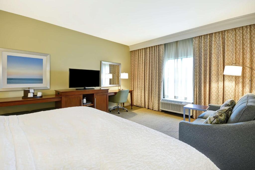 Hampton Inn & Suites Charleston Airport photo