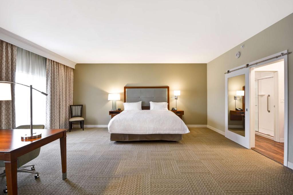 Hampton Inn & Suites Charleston Airport photo