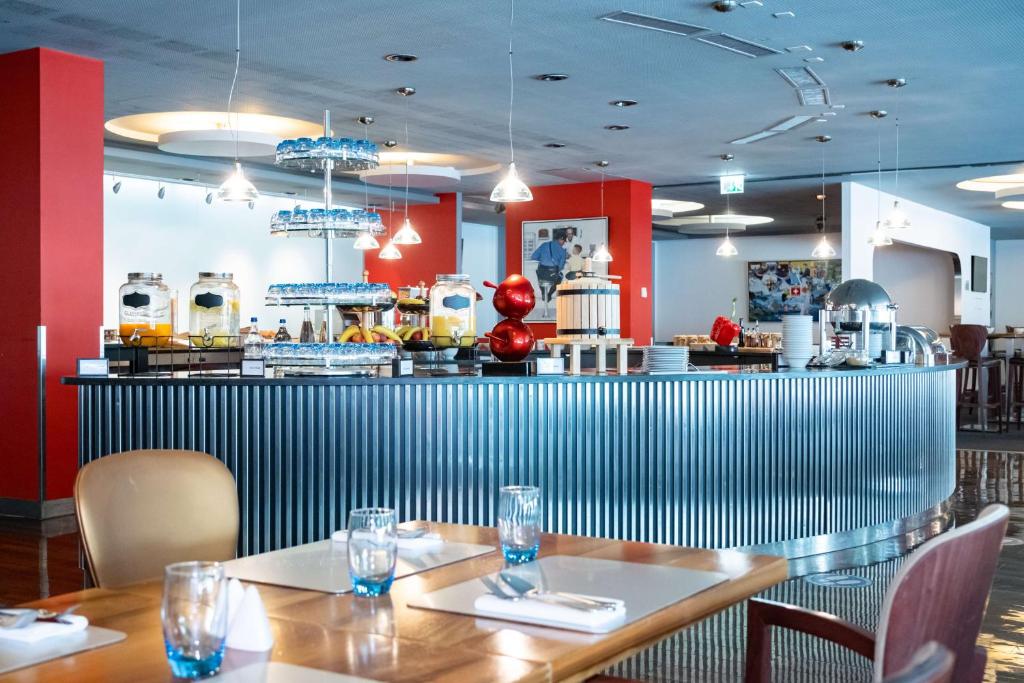 Hilton Geneva Hotel and Conference Centre - Resim 19