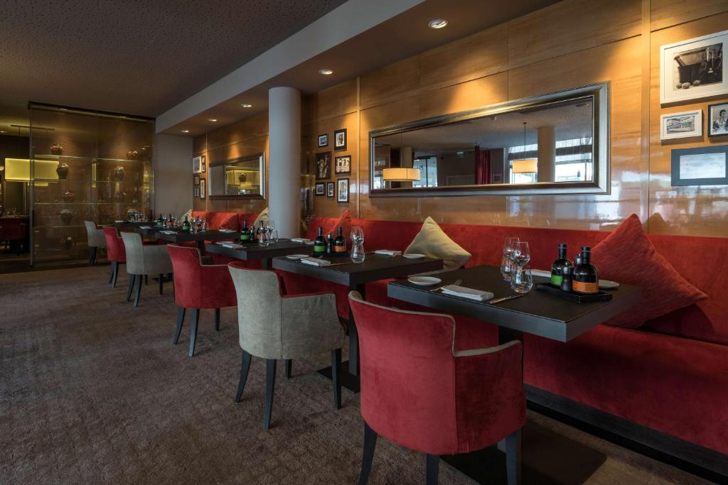 Hilton Geneva Hotel and Conference Centre - Resim 22