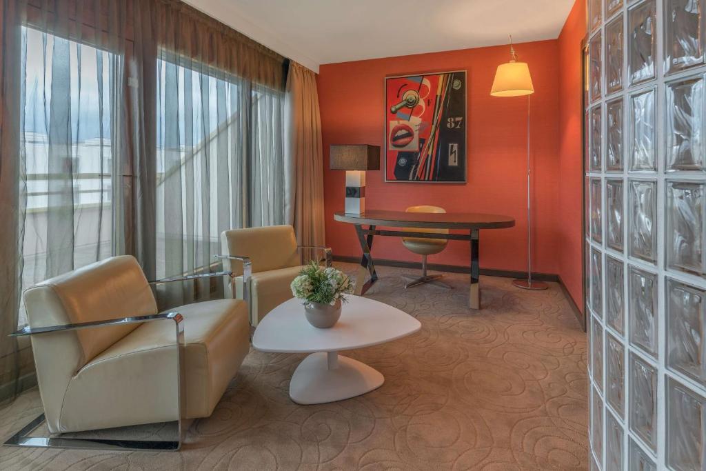 Posezení v ubytování Hilton Geneva Hotel and Conference Centre