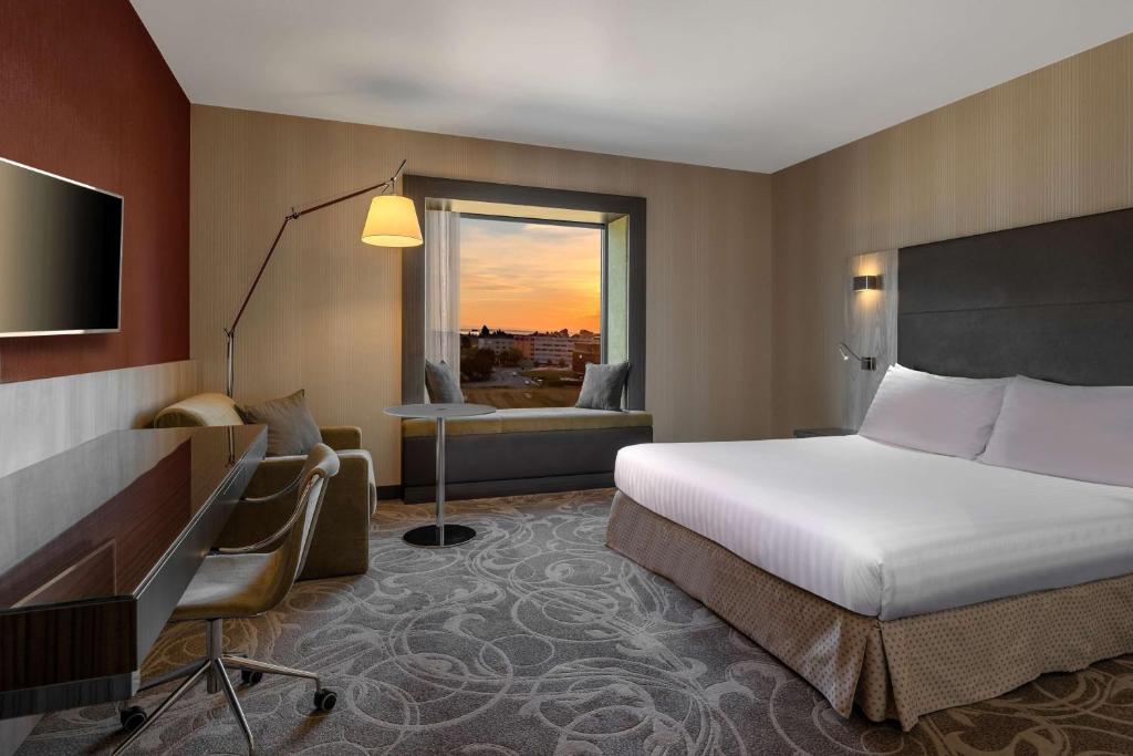 
Superior King Room with Sofa Bed
