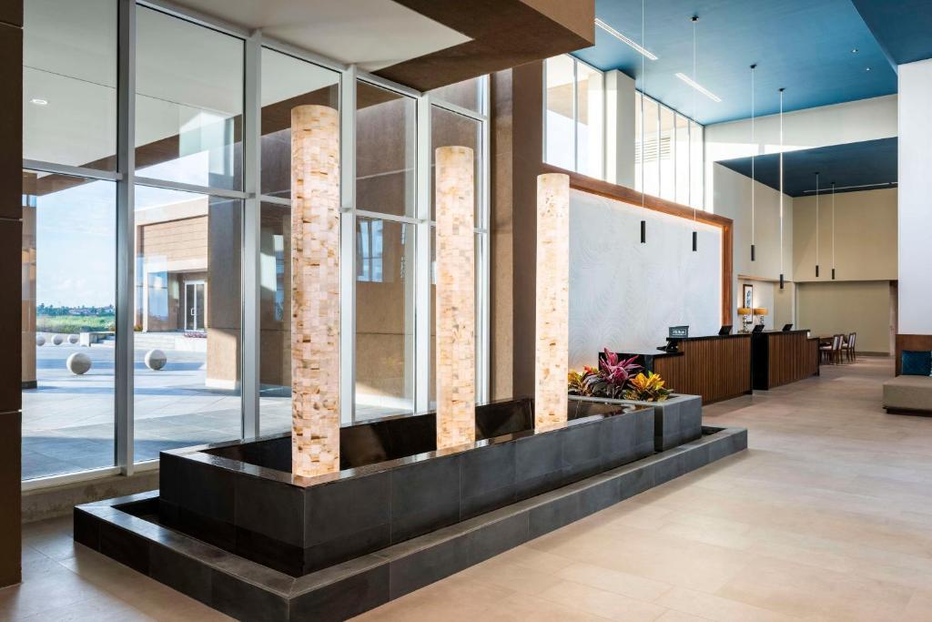 Foto da galeria de Embassy Suites By Hilton Aruba Beach Resort em Palm-Eagle Beach