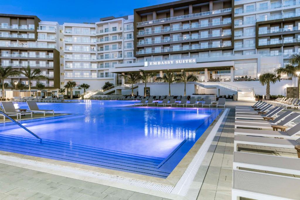 A piscina localizada em Embassy Suites By Hilton Aruba Beach Resort ou nos arredores