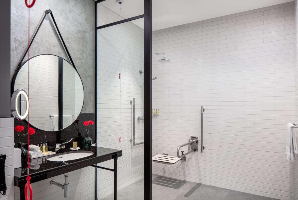 DoubleTree by Hilton Dubai M Square Hotel & Residences - Resim 36