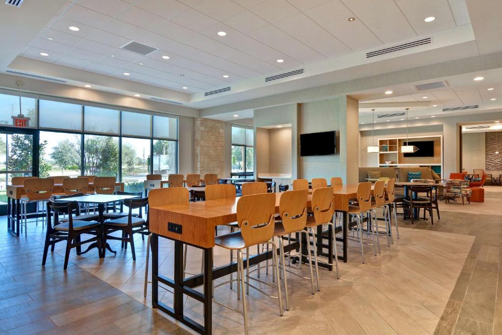 Home2 Suites By Hilton Orlando Flamingo Crossings, FL photo