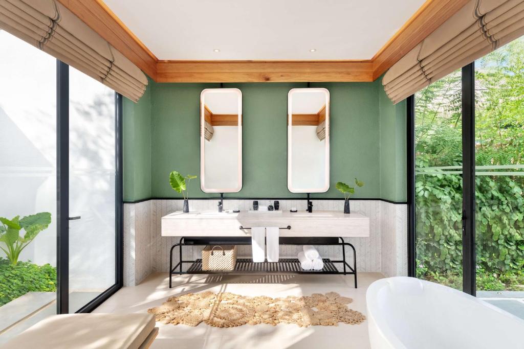 Hilton Maldives Amingiri Resort & Spa - 6