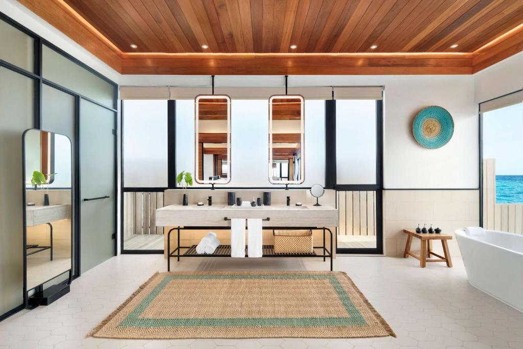Hilton Maldives Amingiri Resort & Spa photo