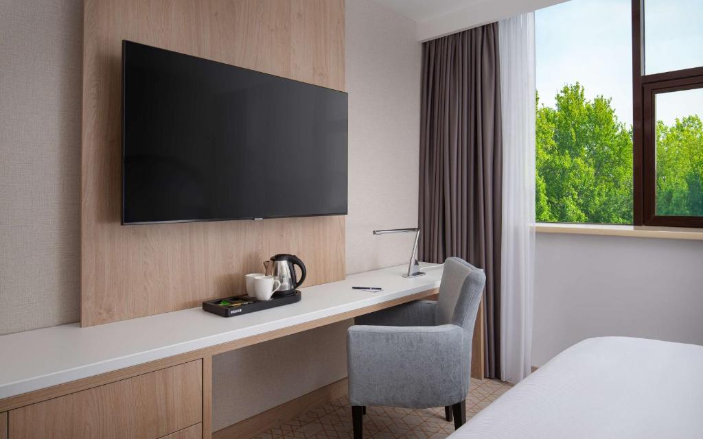 DoubleTree by Hilton Shymkent - Family Connecting Rooms