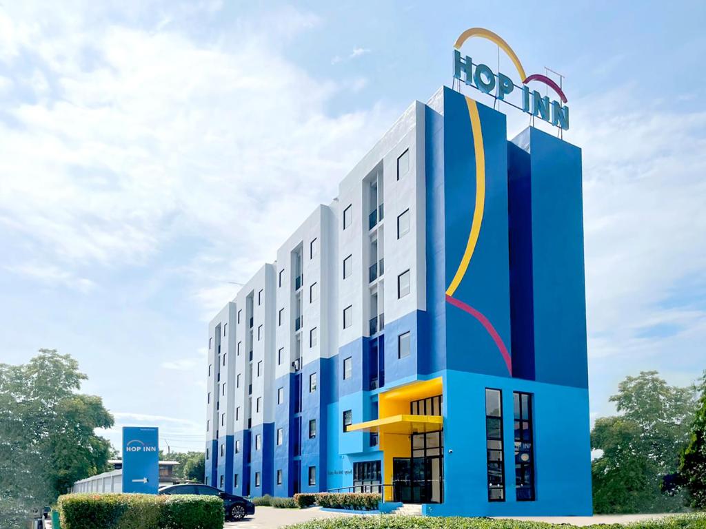 a rendering of the hogan inn hotel at Hop Inn Udonthani in Udon Thani