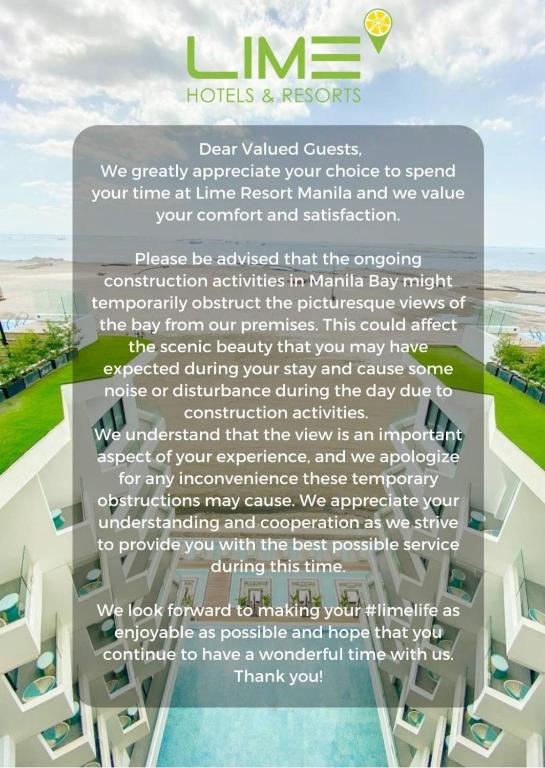 Bazén v ubytování Lime Resort Manila nebo v jeho okolí