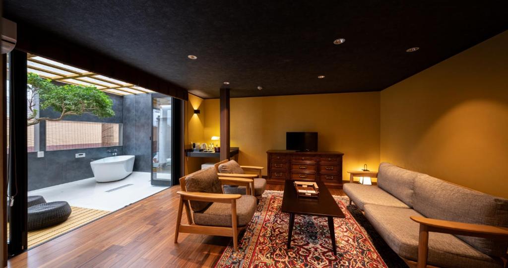 IZUTSURO - Twin Room With Private Bathroom