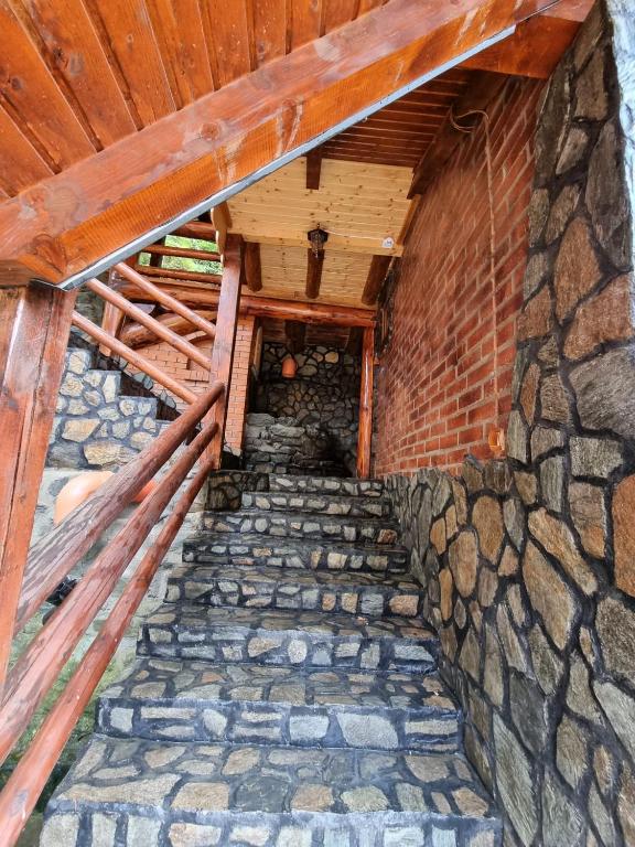 Foto sihtkohas Rucăr asuva majutusasutuse Căbănuța Cocoțată galeriist