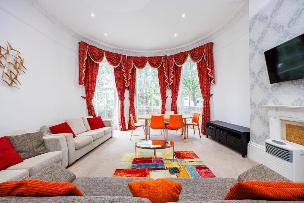Mansion House with Spacious Apartments close to Excel London and CanaryWharf