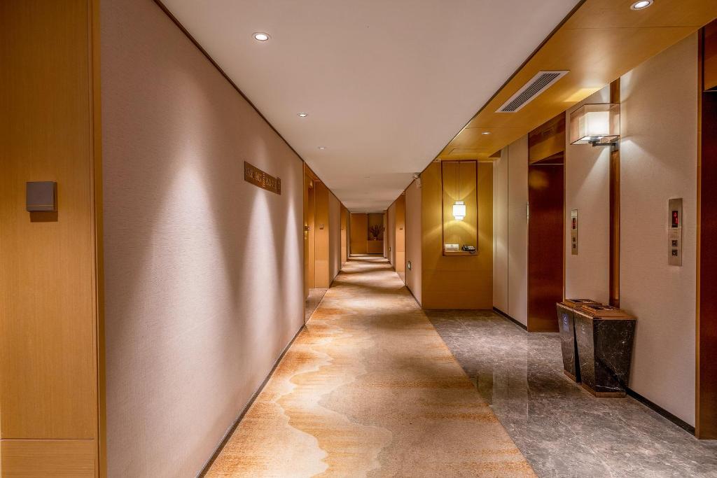 Fotografie z fotogalerie ubytování Lucky Holiday International Hotel Pazhou Convention and Exhibition Center Zhujiang New Town Branch - Free Shuttle Bus to Canton Fair Complex During Canton Fair Period & Overseas Buyers Registration Service & Free VPN Internet Access v Kantonu
