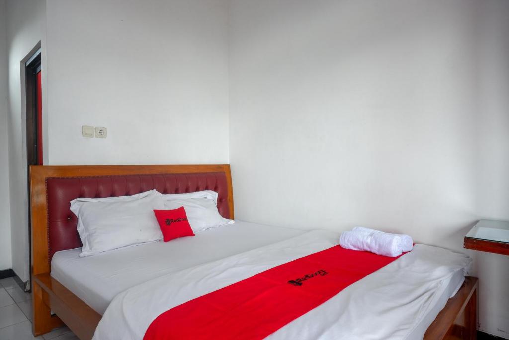 RedDoorz near Alun Alun Wonosobo 2 - Chambre Double De Luxe