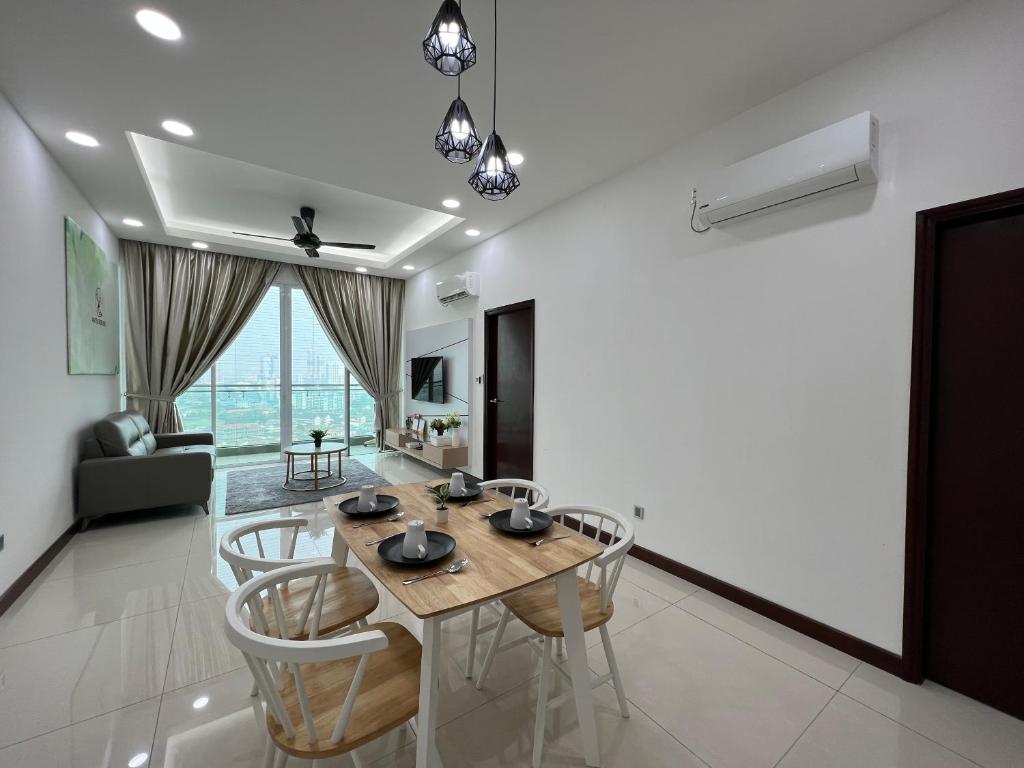 Paragon Suite Homestay by Antlerzone - Appartement