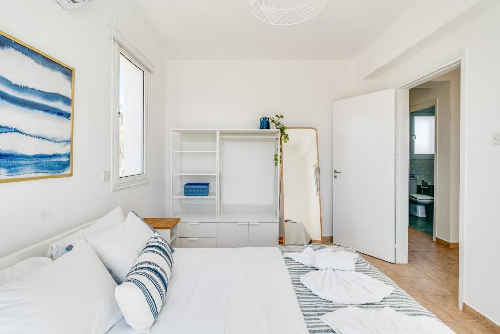 Postel nebo postele na pokoji v ubytování Villa Daphne by Ezoria Villas