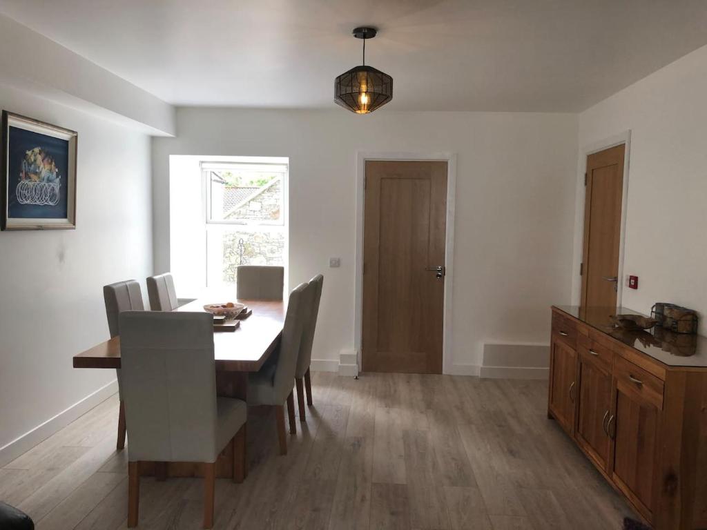 Fotografie z fotogalerie ubytování Perfect Apartment in ideal location v destinaci Ennistymon