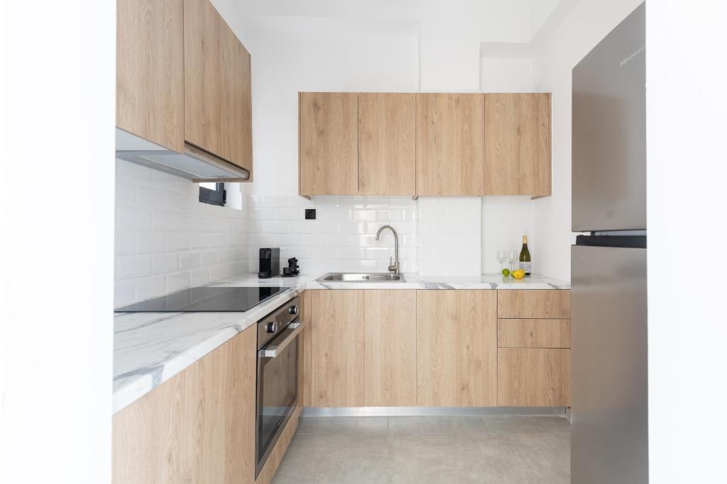 Elliot Neapoli, Athens - 15