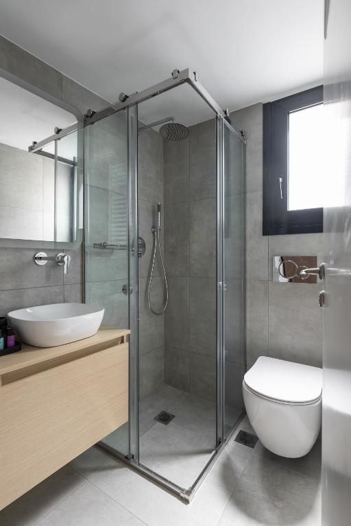 Elliot Neapoli, Athens - 17