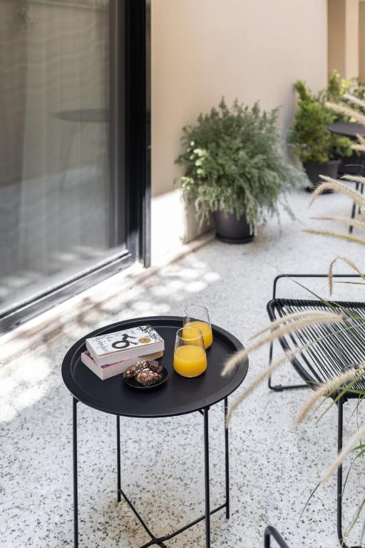 Elliot Neapoli, Athens - 7