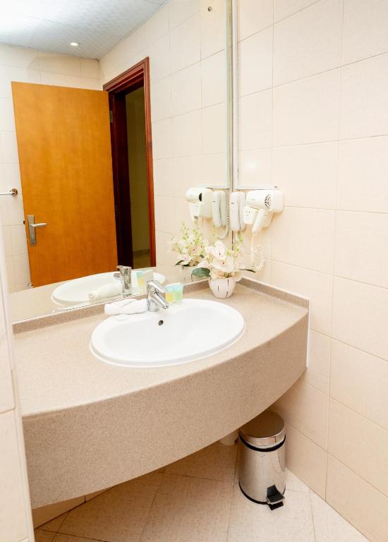 Al Raya Hotel Apartments - Day Use Room (10 AM To 5 PM)