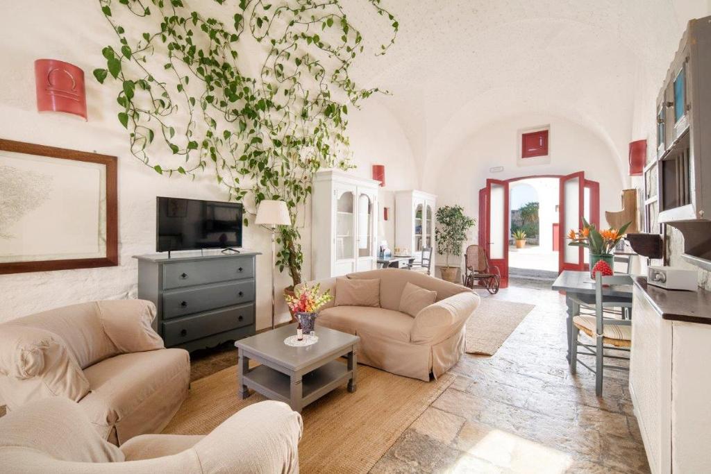 A television and/or entertainment centre at Masseria Torre Coccaro