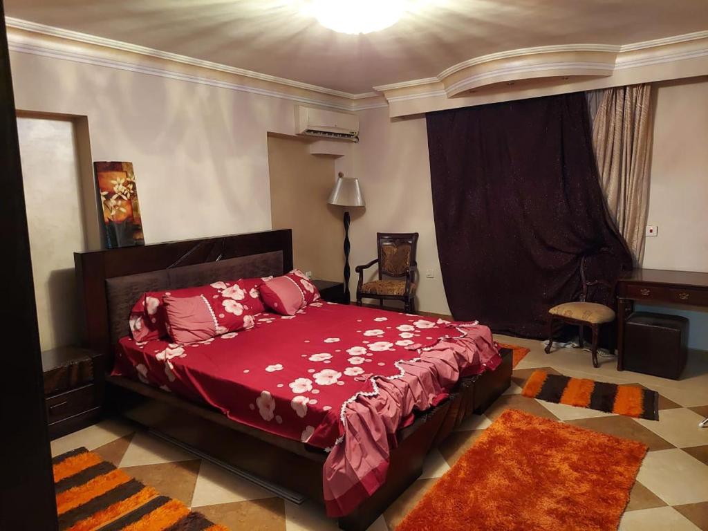 Postel nebo postele na pokoji v ubytování شقه بالقاهرة سوبر لوكس 3 غرف نوم بالقاهرة بالقطامية مدينة نصر Exceptional three bedroom apartment, Palm city Compound, Katamya, Ring Road, Cairo, Egypt