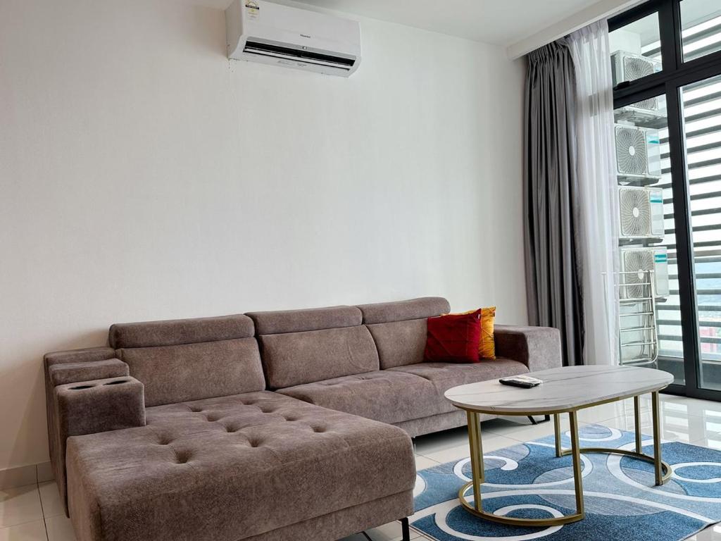 Posezení v ubytování Cozy couple apartment suite