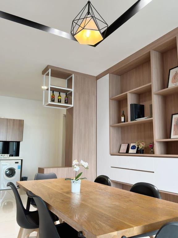 Kuchyň nebo kuchyňský kout v ubytování Cozy couple apartment suite