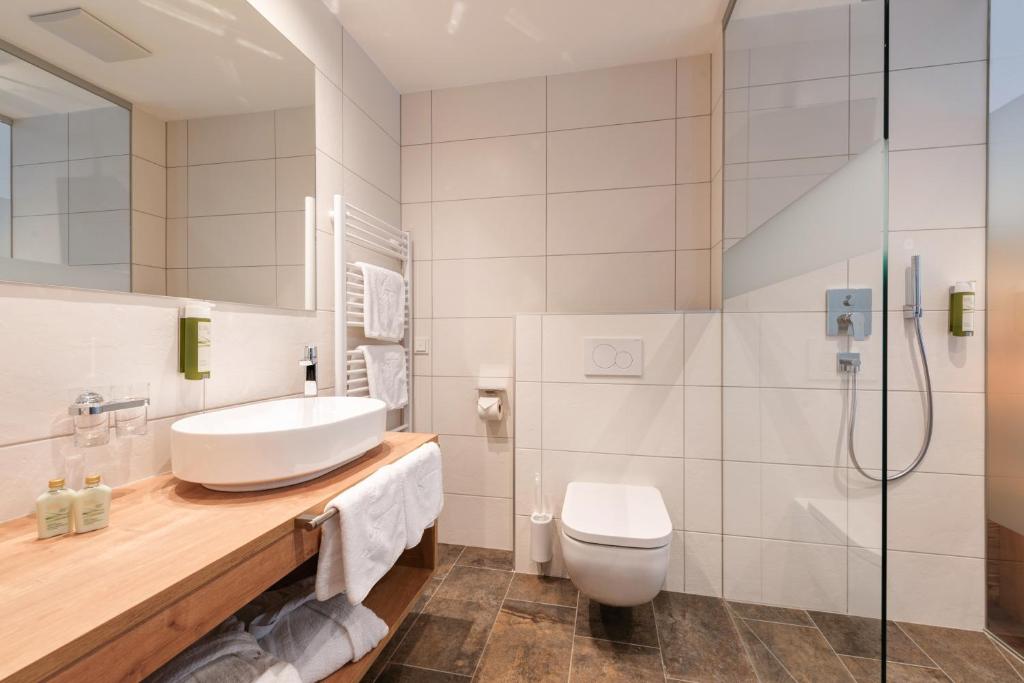 Koupelna v ubytování Hotel Alpenkönigin - Sommer Silvretta Premium Card inklusive
